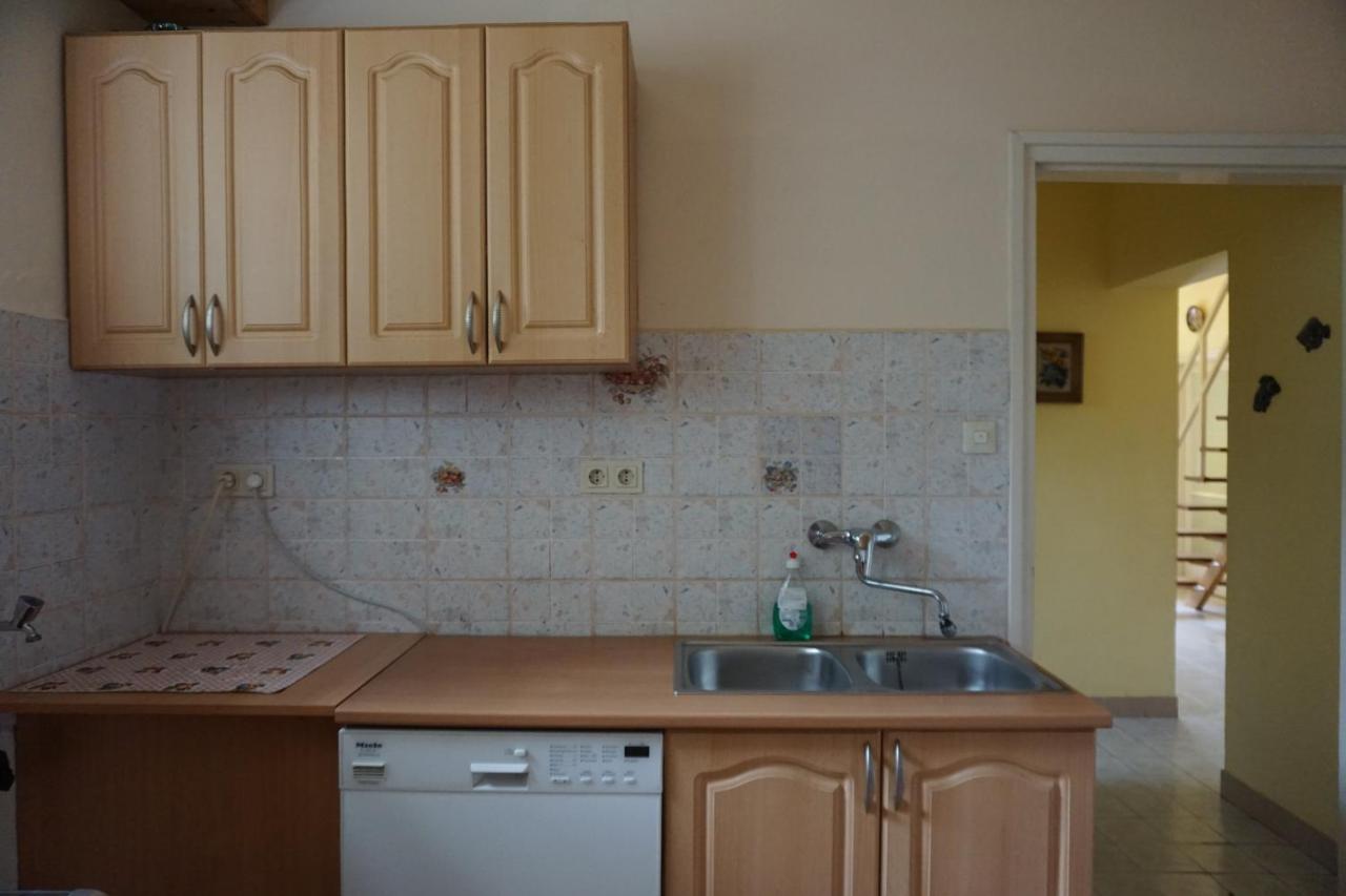 Grosses Ferienhaus Plattensee Balaton - Nyaralo Haz 6 Szobaval, 5 Fuerdoszobaval, 3000 Nm Διαμέρισμα Szolad Εξωτερικό φωτογραφία