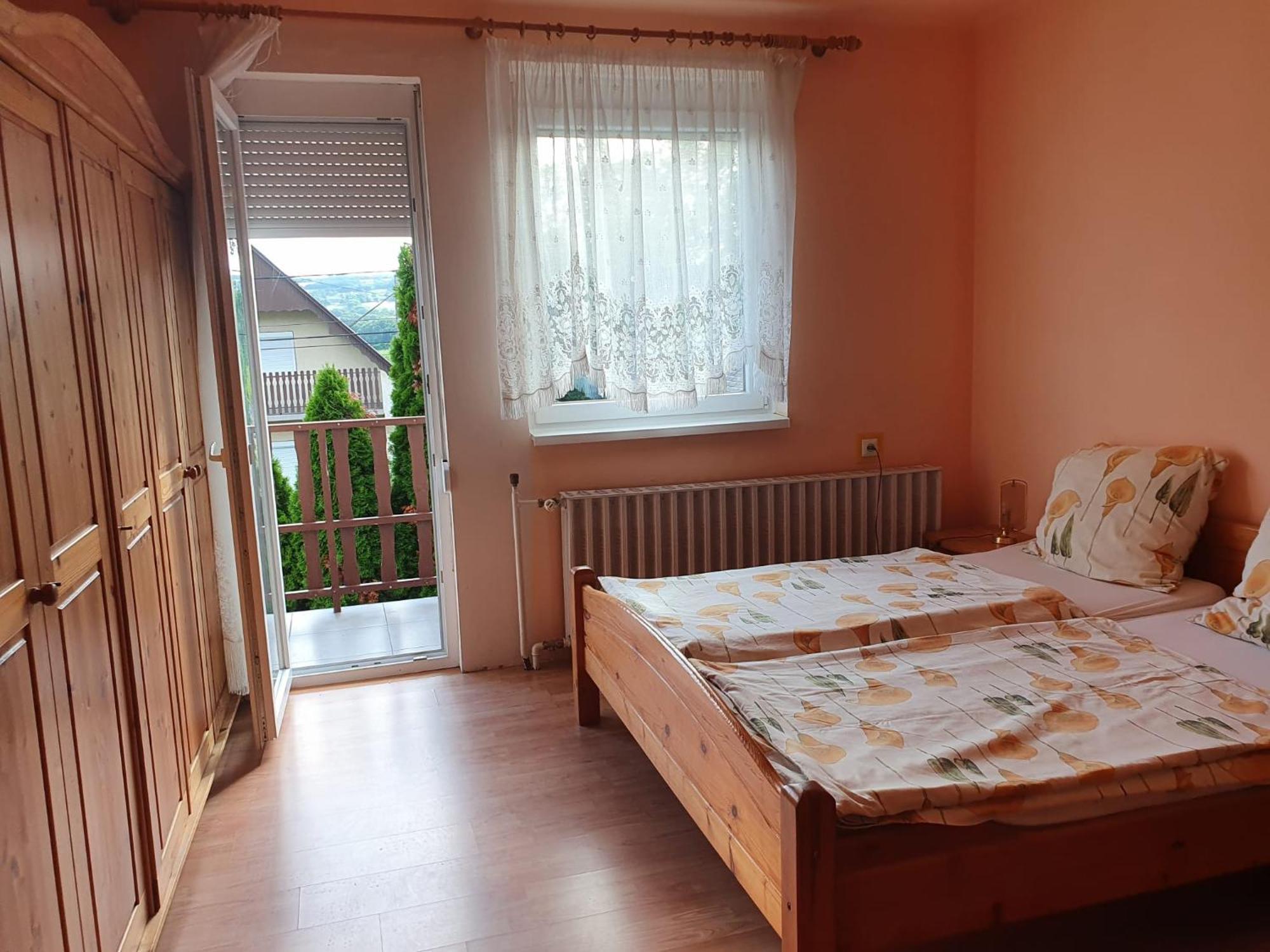 Grosses Ferienhaus Plattensee Balaton - Nyaralo Haz 6 Szobaval, 5 Fuerdoszobaval, 3000 Nm Διαμέρισμα Szolad Εξωτερικό φωτογραφία